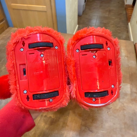 Sesame Street Talking and Dancing Elmo Red Plush Toy 2023 Elmo Slide Electronic - Picture 6 of 9